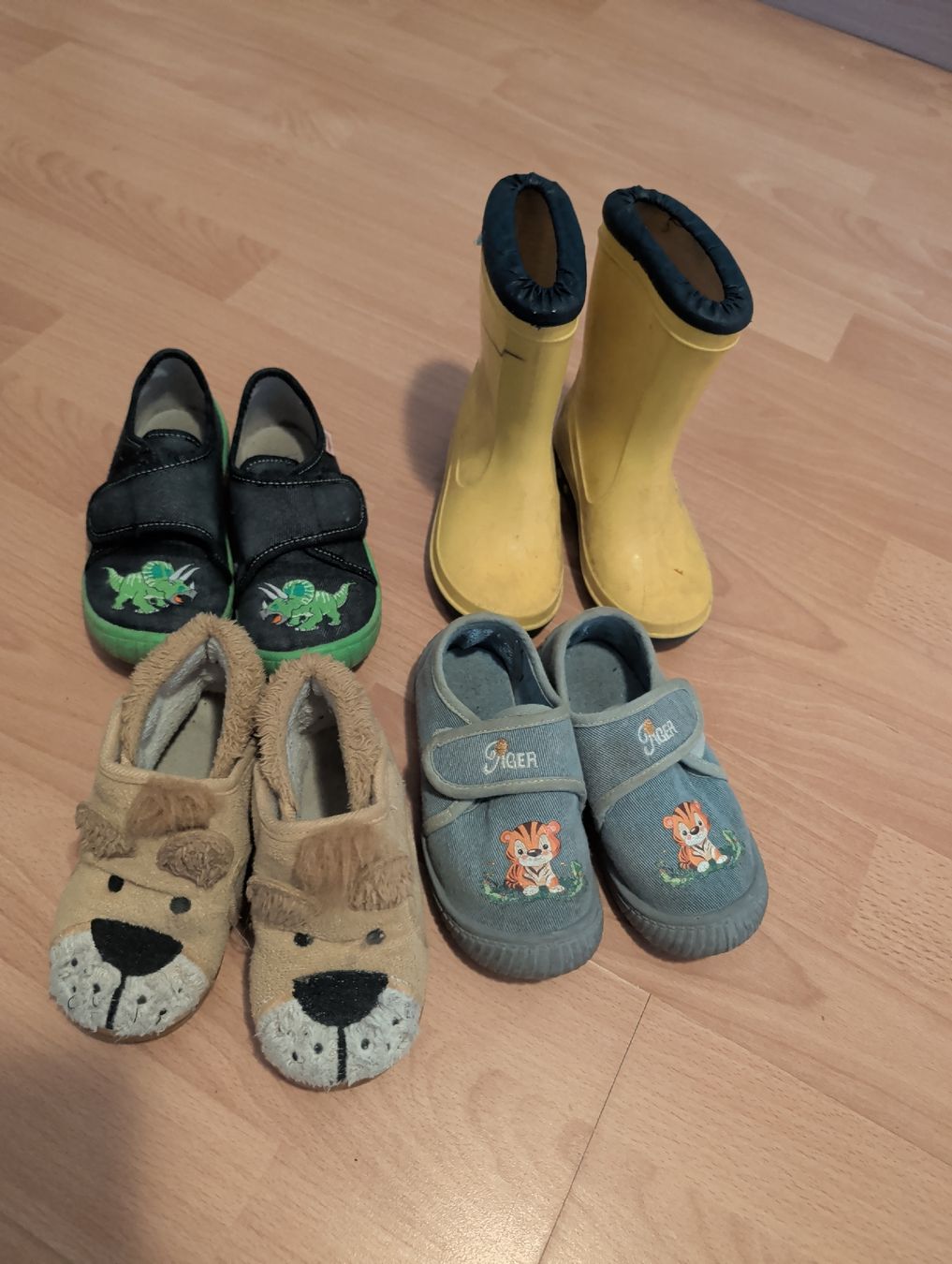 Lotti & Set di vestiti: Kinderkleider-Paket Junge, Grösse 86/92 - Herbst/Winter – Usato da Bützberg venduto da SchweizerFund 1