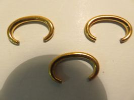 3 Stk. Altneue Taschenuhr- Bügel, Gelbvergoldet