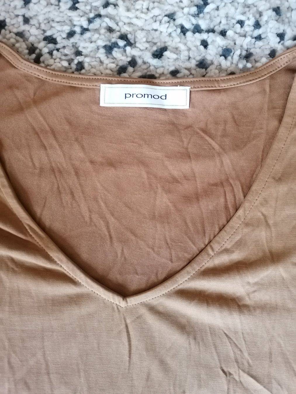 T-shirt: T-shirt, top, haut, pull – Usato da Montcherand venduto da petiteoune75 2