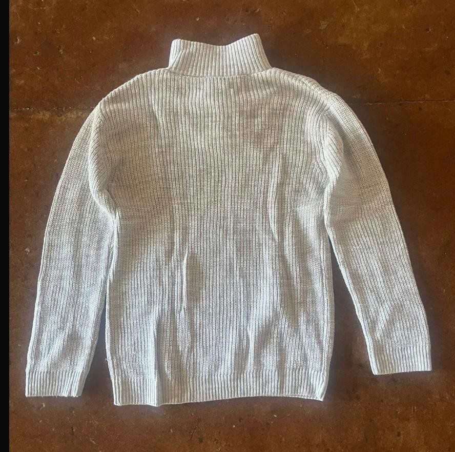 H&M Maglioni & Felpe: H&M Pulli mit Reissverschluss Gr.134/140 – Usato da Aathal-Seegräben venduto da Kati_Mey 2