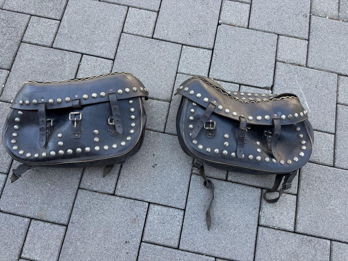 Harley-Davidson Tutti i ricambio per moto: Satteltaschen Panhead Harley Oldtimer Leder – Usato da Aathal-Seegräben venduto da Romeo8607