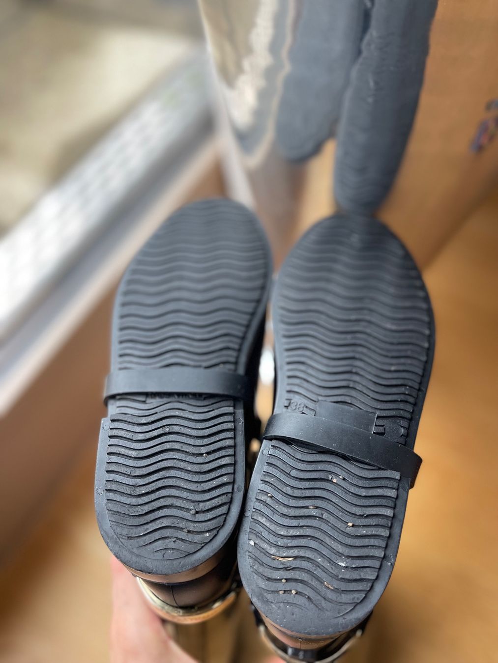 Jimmy Choo Scarpe da donna: Jimmy Choo Regenstiefel - 38 Schwarz – Nuovo (secondo la descrizione) da Küssnacht am Rigi venduto da TheMarket55 5