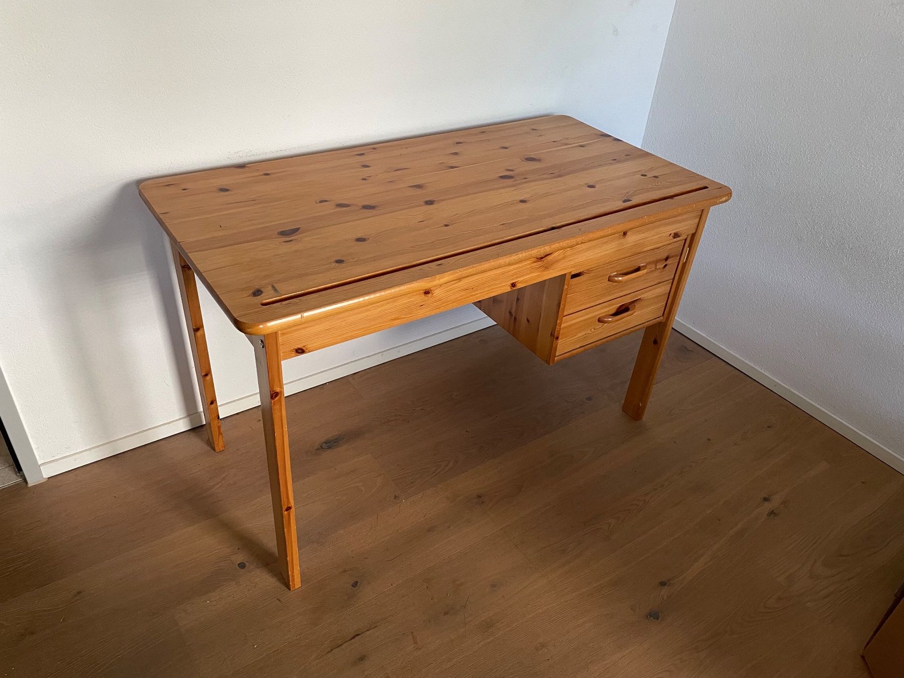 Schreibtische: Holztisch – Gebraucht aus Winterthur von boxi01