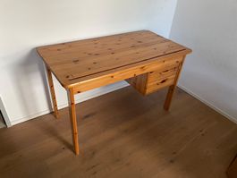 Holztisch