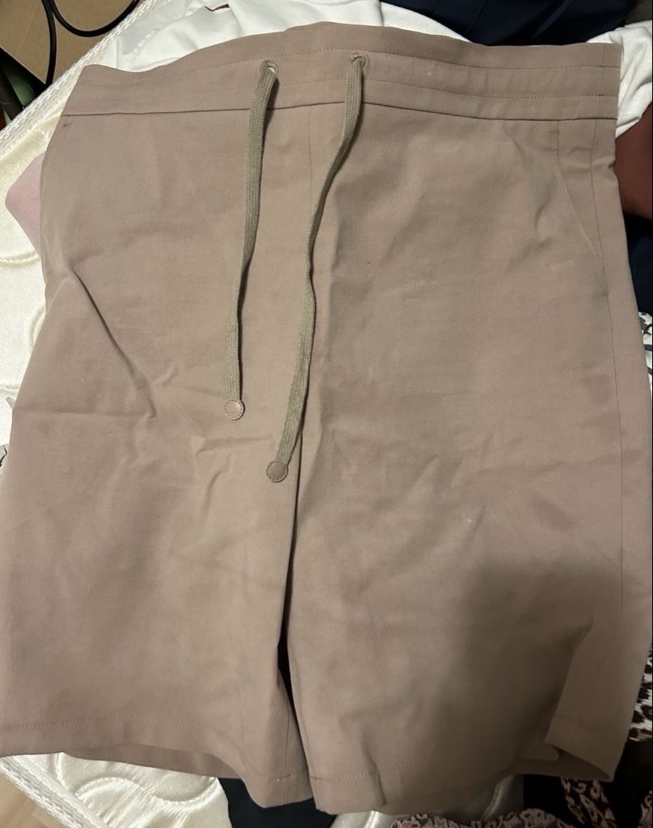 Akris Hosen: Akris Short limitiert  – Neu (gemäss Beschreibung) aus St. Gallen von jos_f965 2