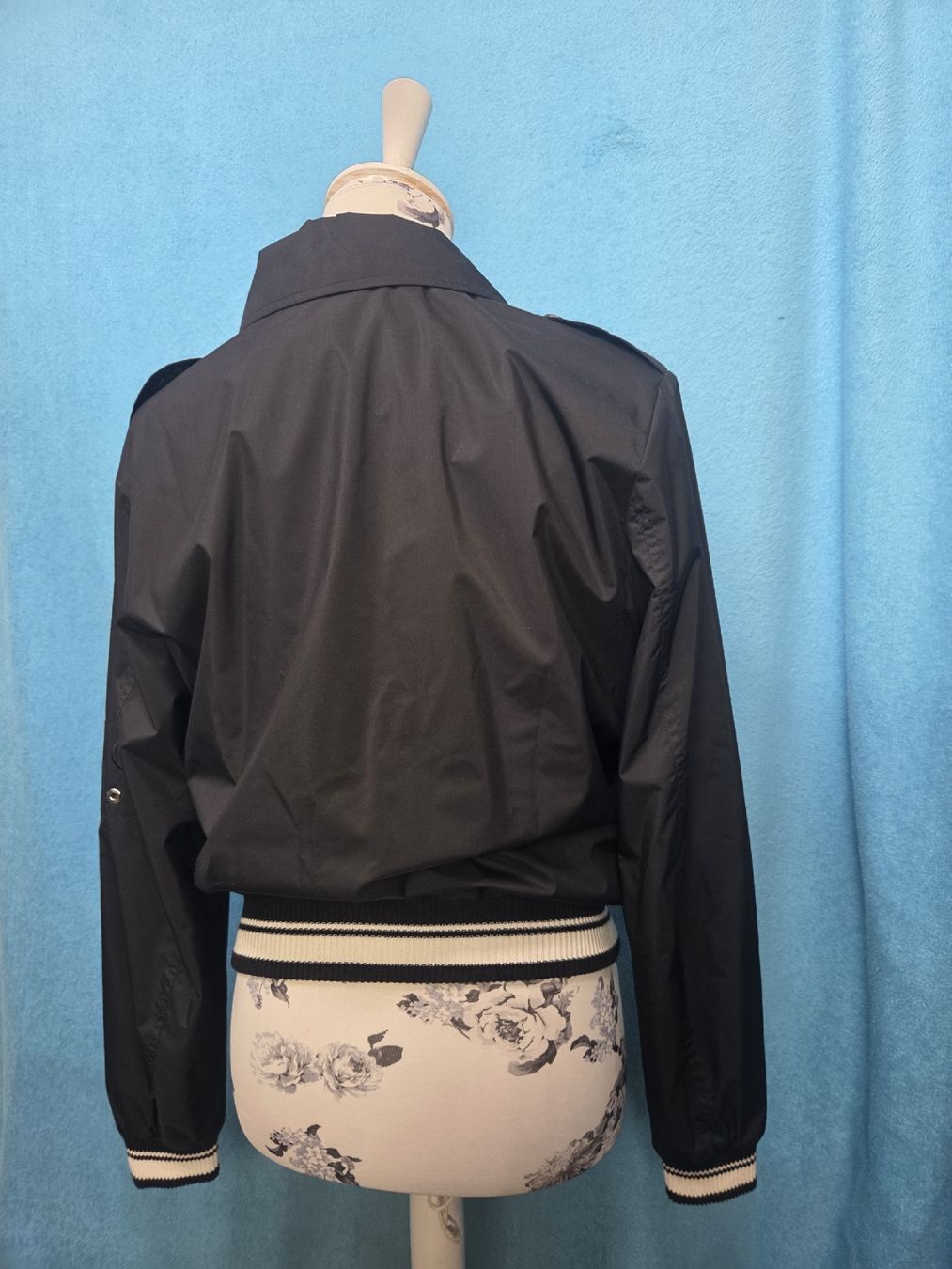 Bogner Jacken: Bogner Windjacke Größe 38 schwarz mit Strickbund – Gebraucht aus Kreuzlingen von ang_7k8d 2