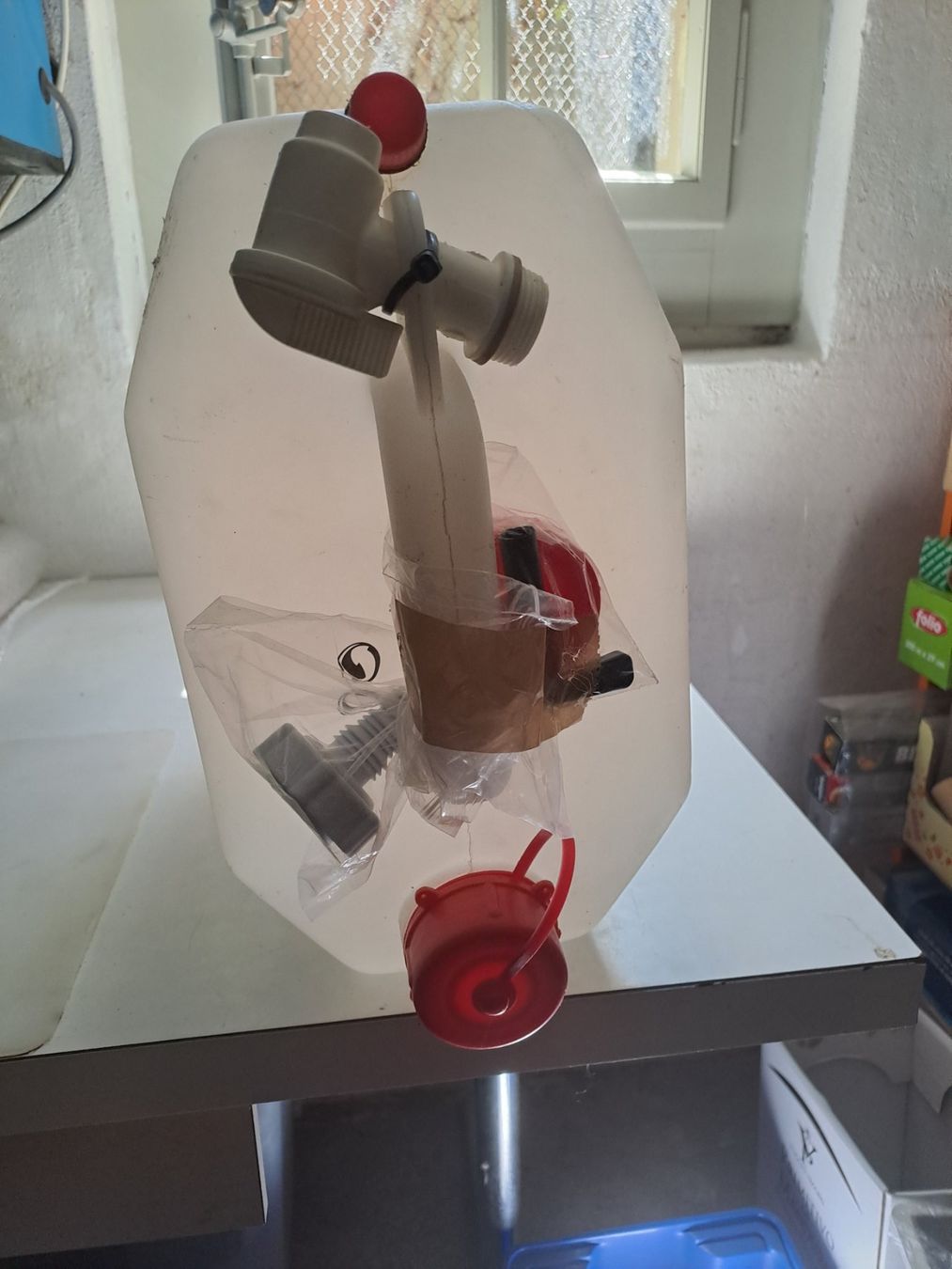 Réservoirs, bidons et tuyaux: Wasserkanister 20 Liter – D'occasion à Thun par Christhun 4