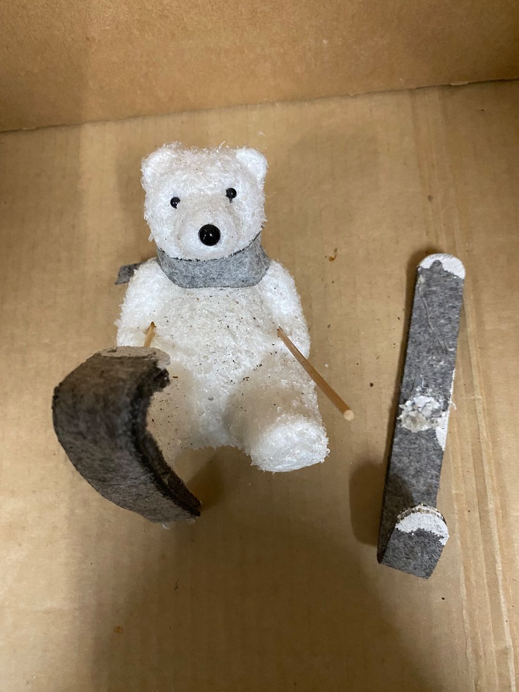 Statuette: Dekofigur Eisbär auf Skiern ein Ski verloren – Usato da Eschlikon TG venduto da ArtRec 5