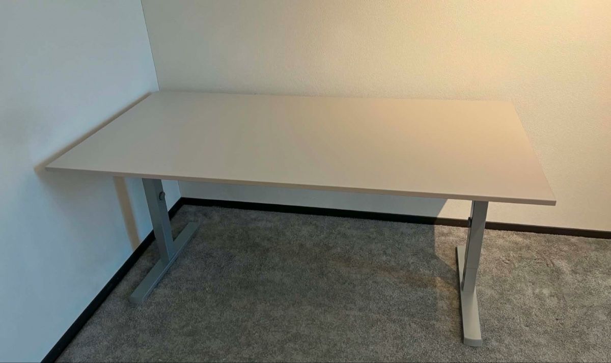 Scrivanie: Bürotisch von Paul Morger Bürocent – Usato da Esslingen venduto da Sereno3