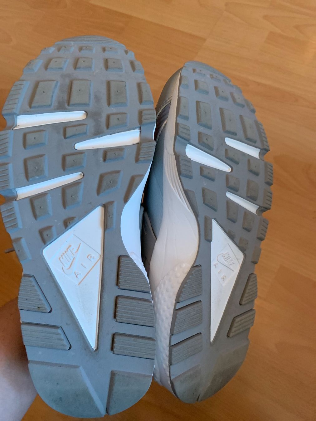 Nike Scarpe da donna: Nike Air Huarache metallic p. 39 – Usato da MEYRIN venduto da Gwendo10 1