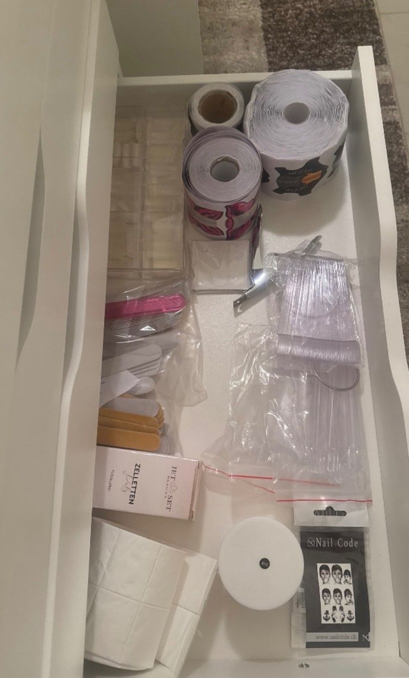 Nagellack: Aufbaugele, Gelfarben, Shellack, Glitzer, Schablonen ect. – Gebraucht aus Oensingen von NJakM 3