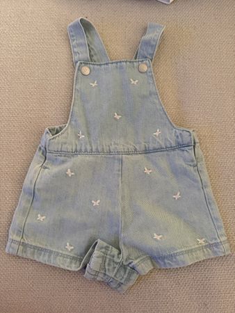 Salopette en jean avec papillons bleu clair Taille 62-68