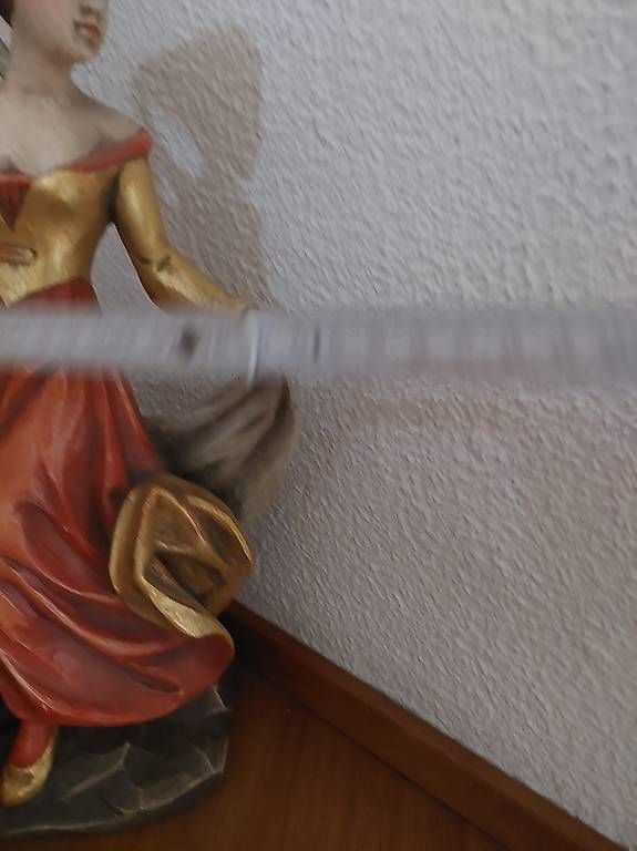 Statuette: hangeschnitze Holzfigur – Usato da Troistorrents venduto da cla_5smf 2
