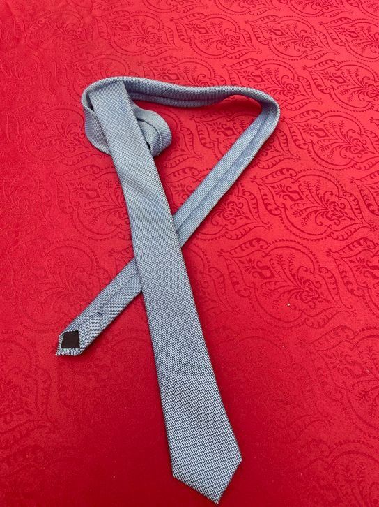 Altro abbigliamento per bambino: Kinder Krawatte Hellblau 8-10 – Nuovo (secondo la descrizione) da Bergdietikon venduto da antovale
