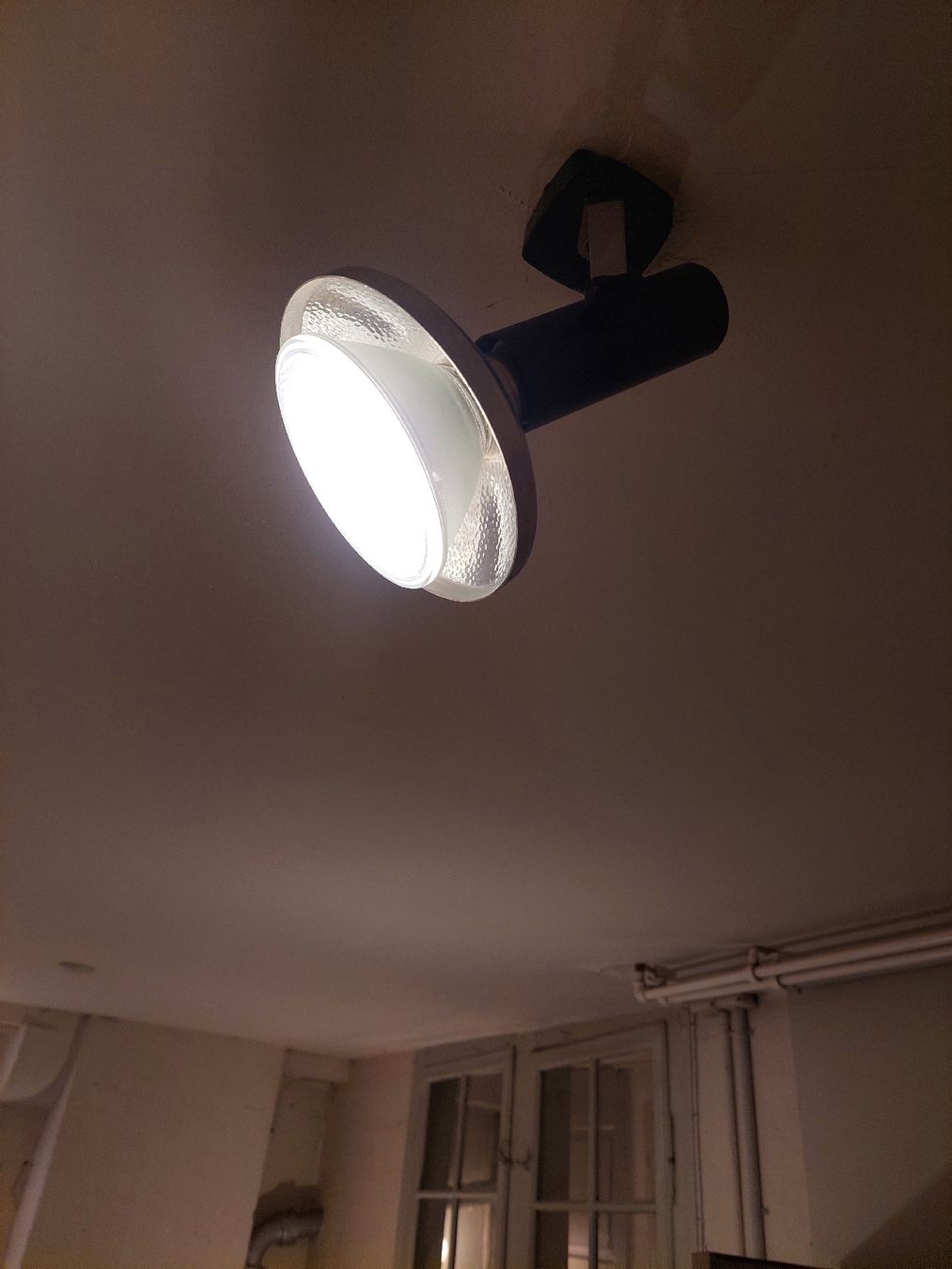 Lampade: 4 Spotleuchten. Mit 2 Birnen – Usato da Zürich venduto da Cortin