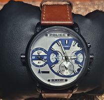 Montre homme POLICE, style aviateur, chrono.