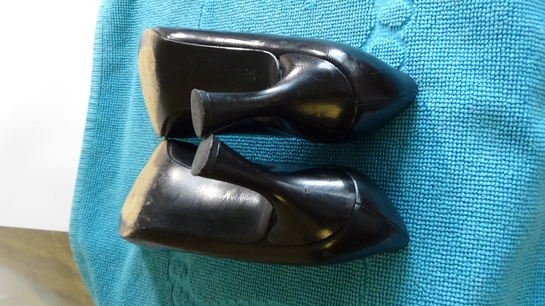 Stuart Weitzman Scarpe da donna: Damenschuhe Stuart Weitzman Schwarz Grösse 35 Pumps – Usato da Wiedlisbach venduto da Bobesch10 2