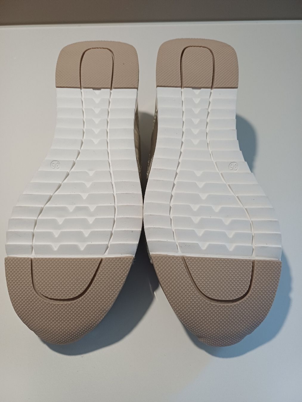 Damenschuhe: neue be gold Slippers  – Neu (gemäss Beschreibung) aus Goldach von Requiliz 3
