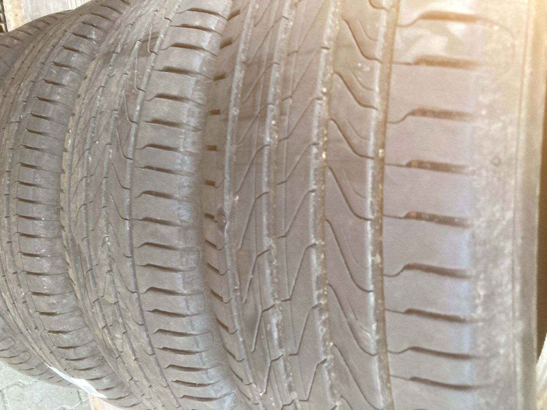 Pirelli Pneus & Kompletträder: 195/65R15 Sommerpneu Continental – Gebraucht aus Cham von WB2223 1