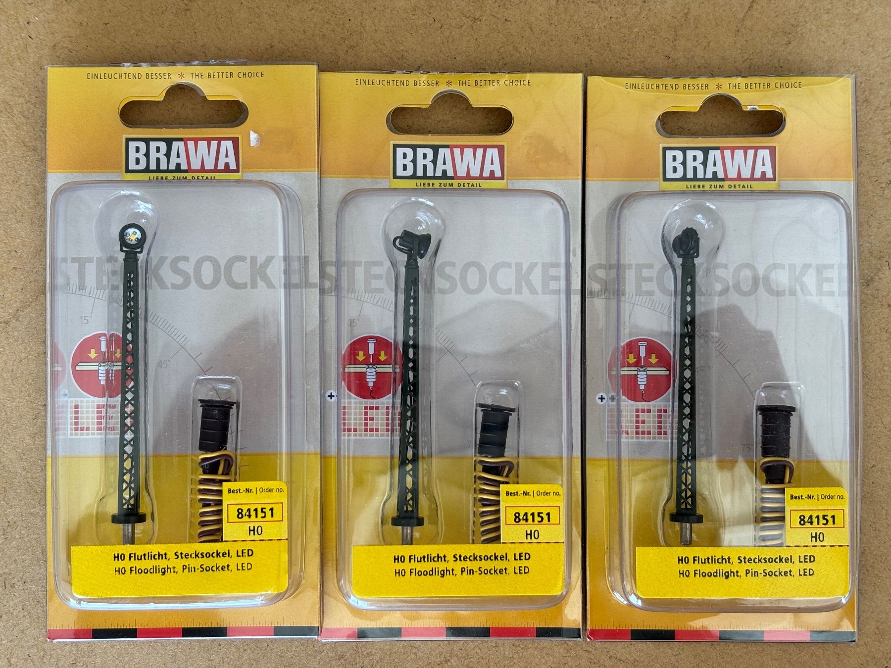 Brawa Modelleisenbahnen: 3x Brawa 84151 Flutlicht Stecksockel Led HO – Neu und originalverpackt aus Hauterive NE von eriamch