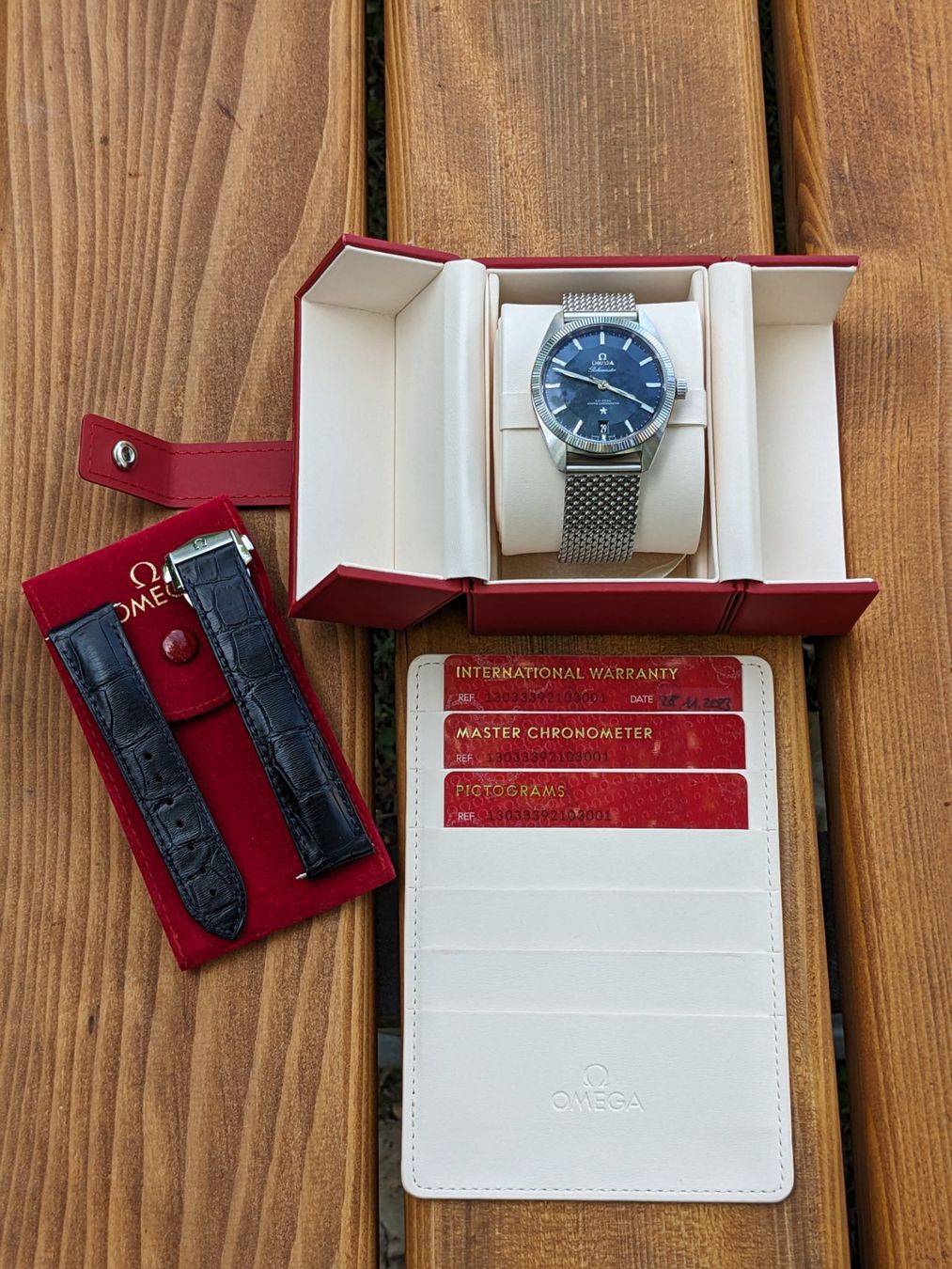 Omega Orologi: Omega Globemaster 130.33.39.21.03.001 mit Holzbox – Nuovo (secondo la descrizione) da Zuerich venduto da blo_qlp9 9