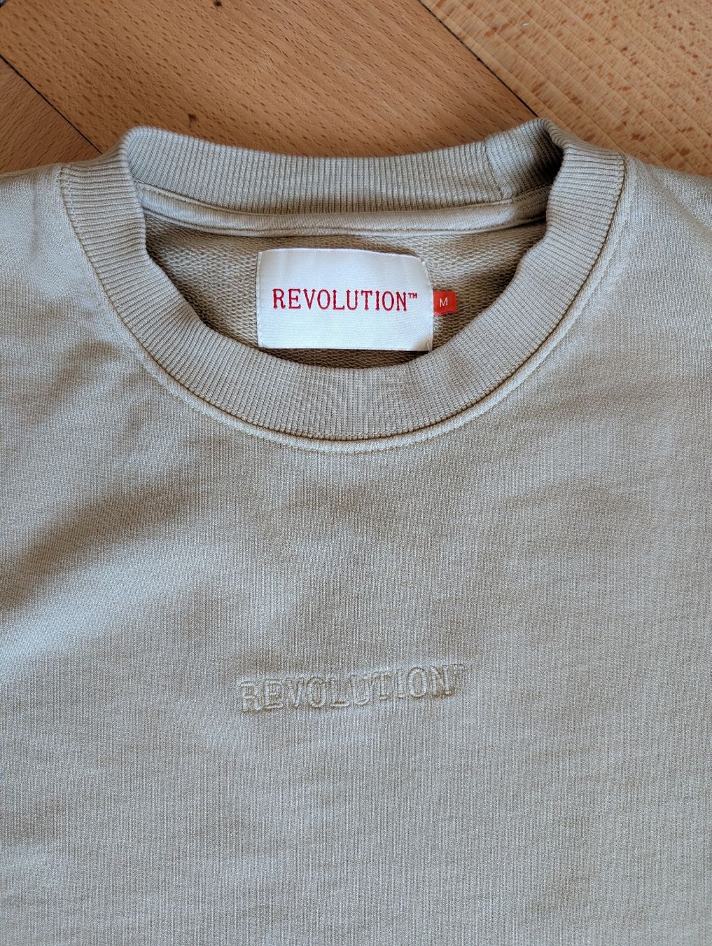 Pullover & Sweatshirts: Revolution Sweatshirt, beige, Grösse M Oversize Schnitt – Gebraucht aus Zürich von Hedkandi 3