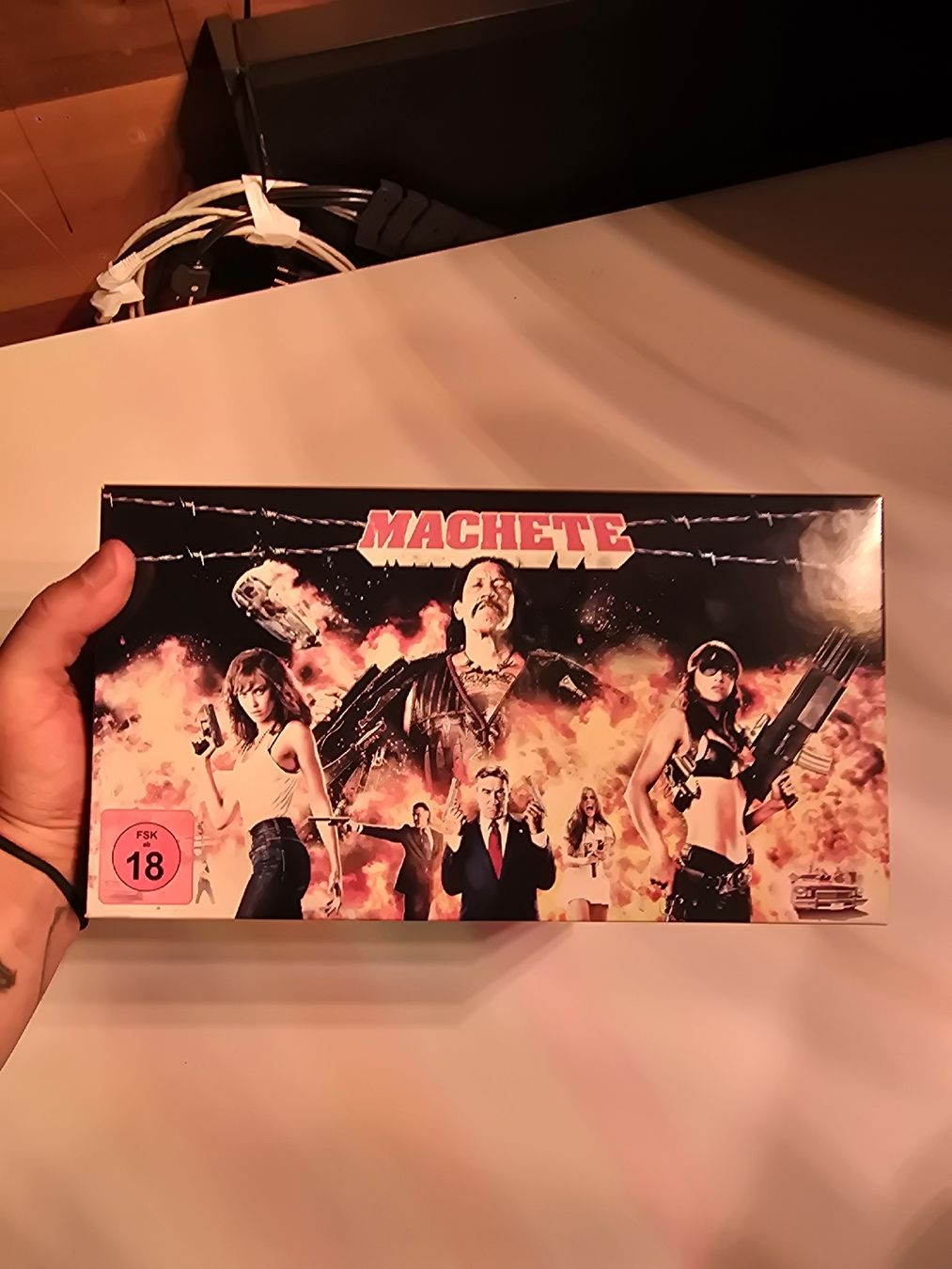 Tutti i DVDs: Machete Limited Edition Set mit Figur Neu OVP! – Nuovo (secondo la descrizione) da Wienacht-Tobel venduto da max_92rg 4
