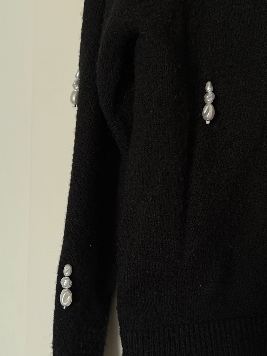 H&M Maglioni & Felpe: Pull H&M noir avec perles décoratives  – Usato da Monthey venduto da sen_6ckr 1