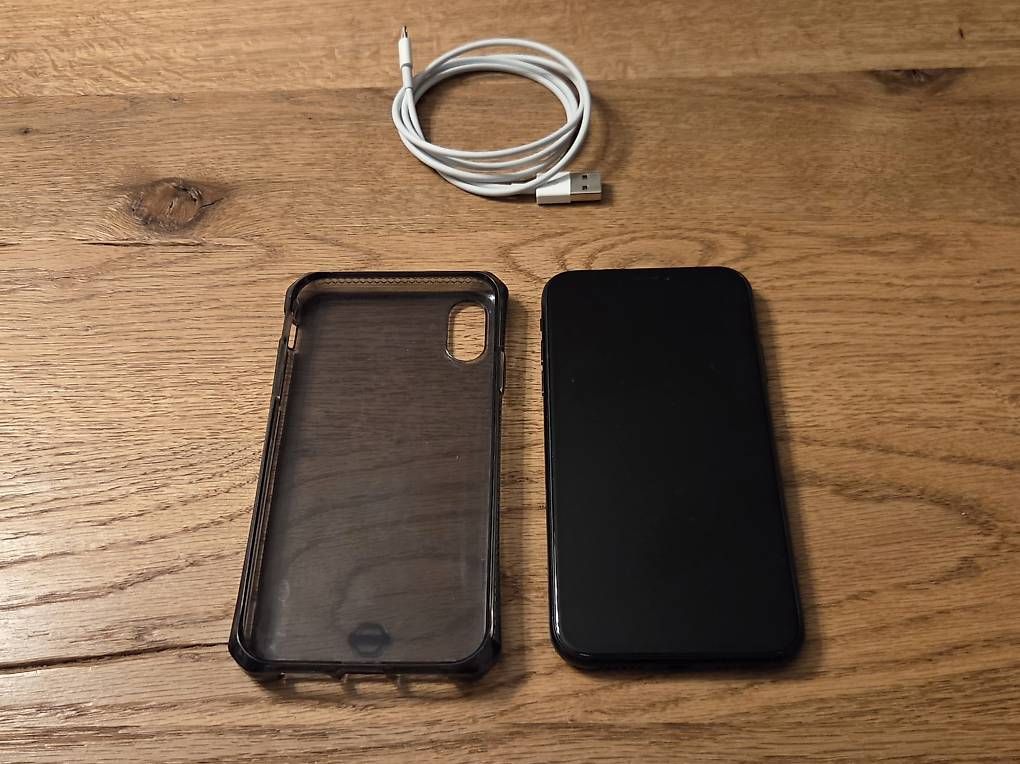 Telefoni cellulari / Smartphones: Apple iPhone XR 64 GB, schwarz – Usato da Müntschemier venduto da jae_do
