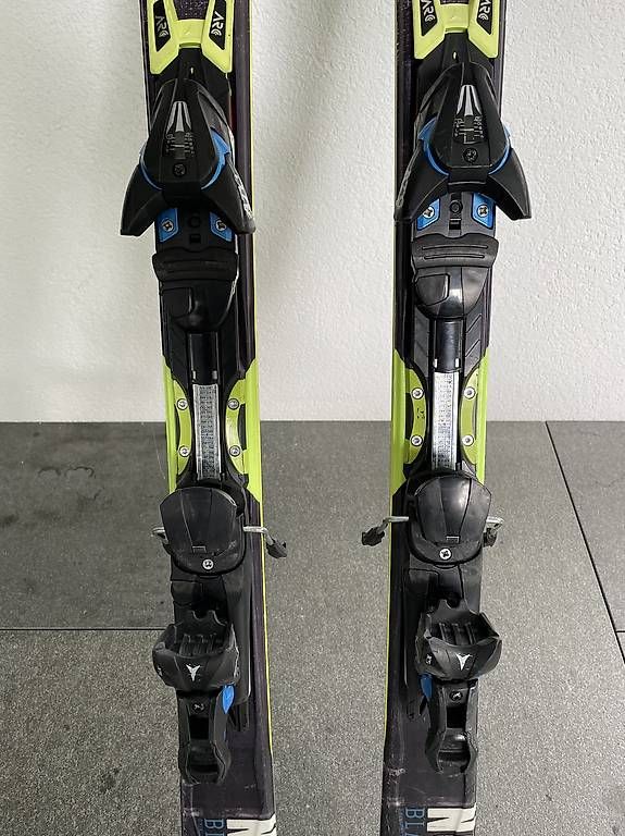 Atomic Skis: ATOMIC All Mountain Carving Ski – D'occasion à Seuzach par YUMANI 1