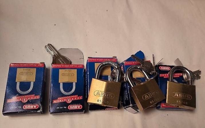 Lucchetti: Abus Vorhangschloss 65/30 Messing NEU – Usato da Liestal venduto da kwonn