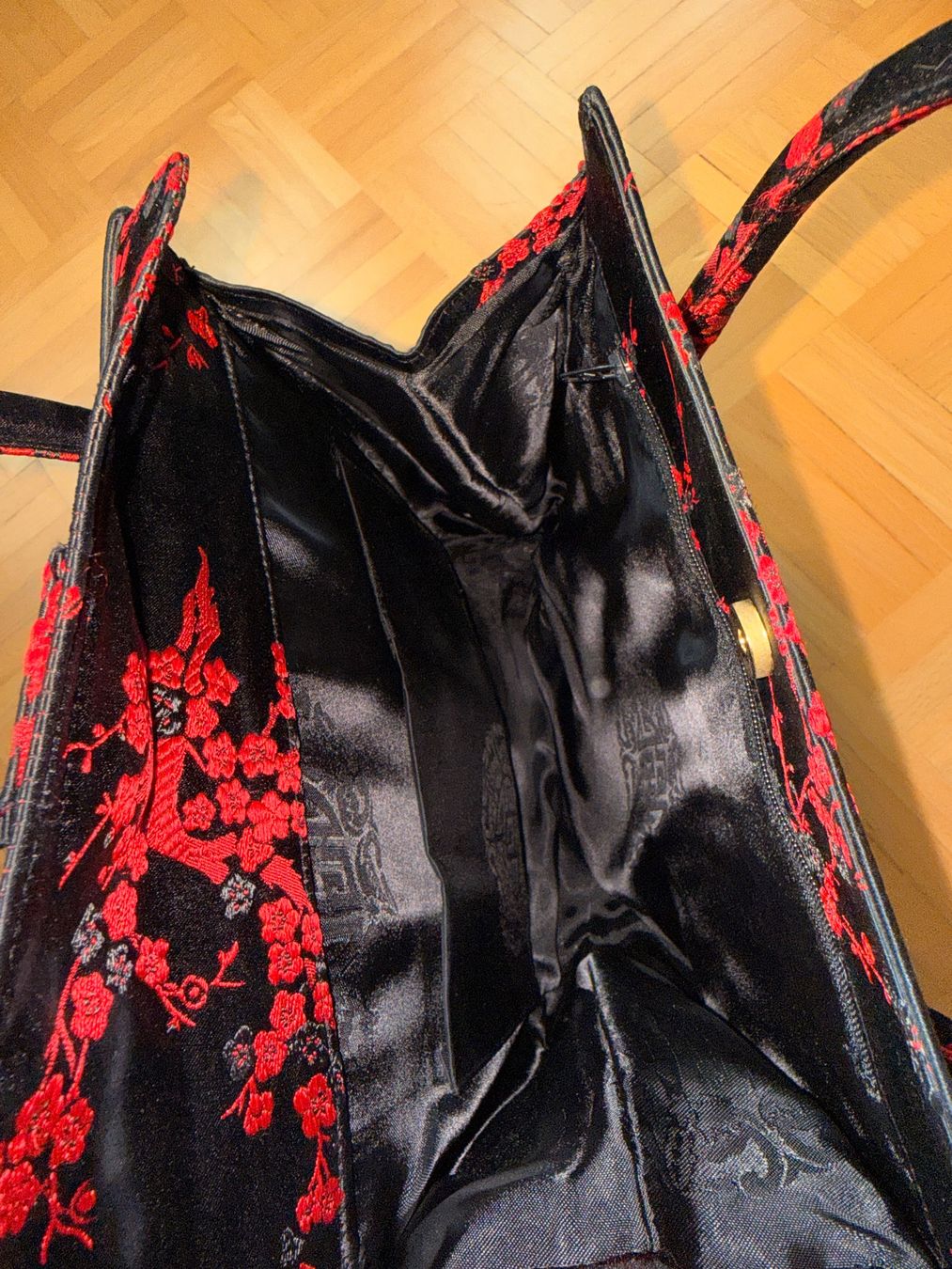Taschen für Damen: Satin Handtasche – Neu (gemäss Beschreibung) aus Binningen von lan_w6w9 3