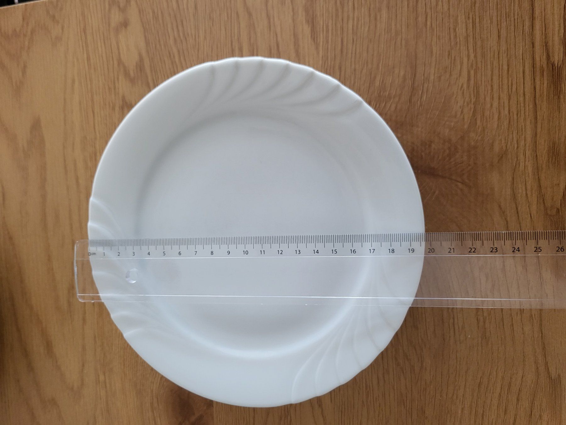 Set di piatti: Teller Set Weiss Keramik – Usato da Effretikon venduto da han_ch8p 3