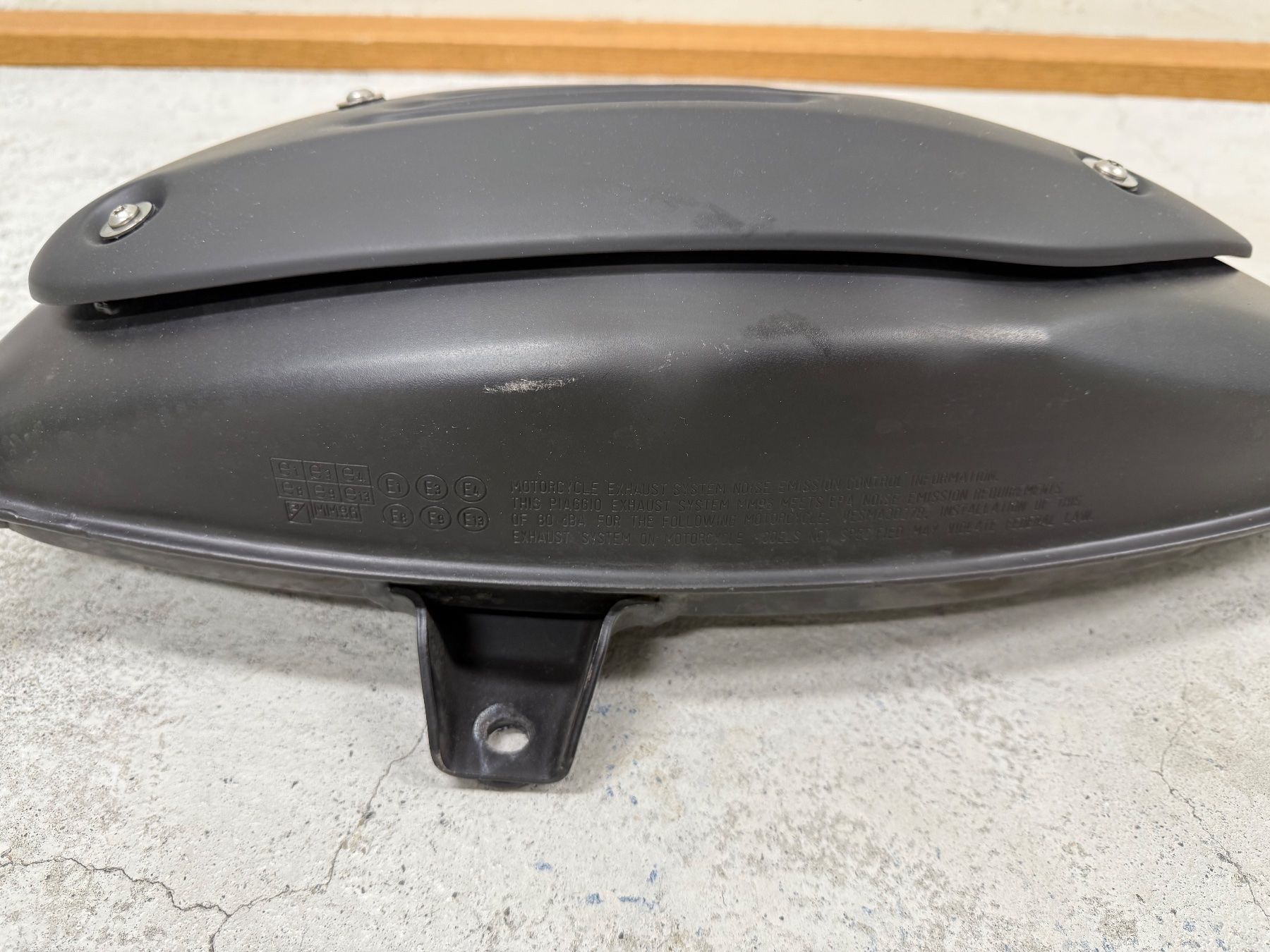Alle Rollerersatzteile: Piaggio Vespa Auspuff schwarz Matt – Gebraucht aus Seuzach von kat_5qwy 1