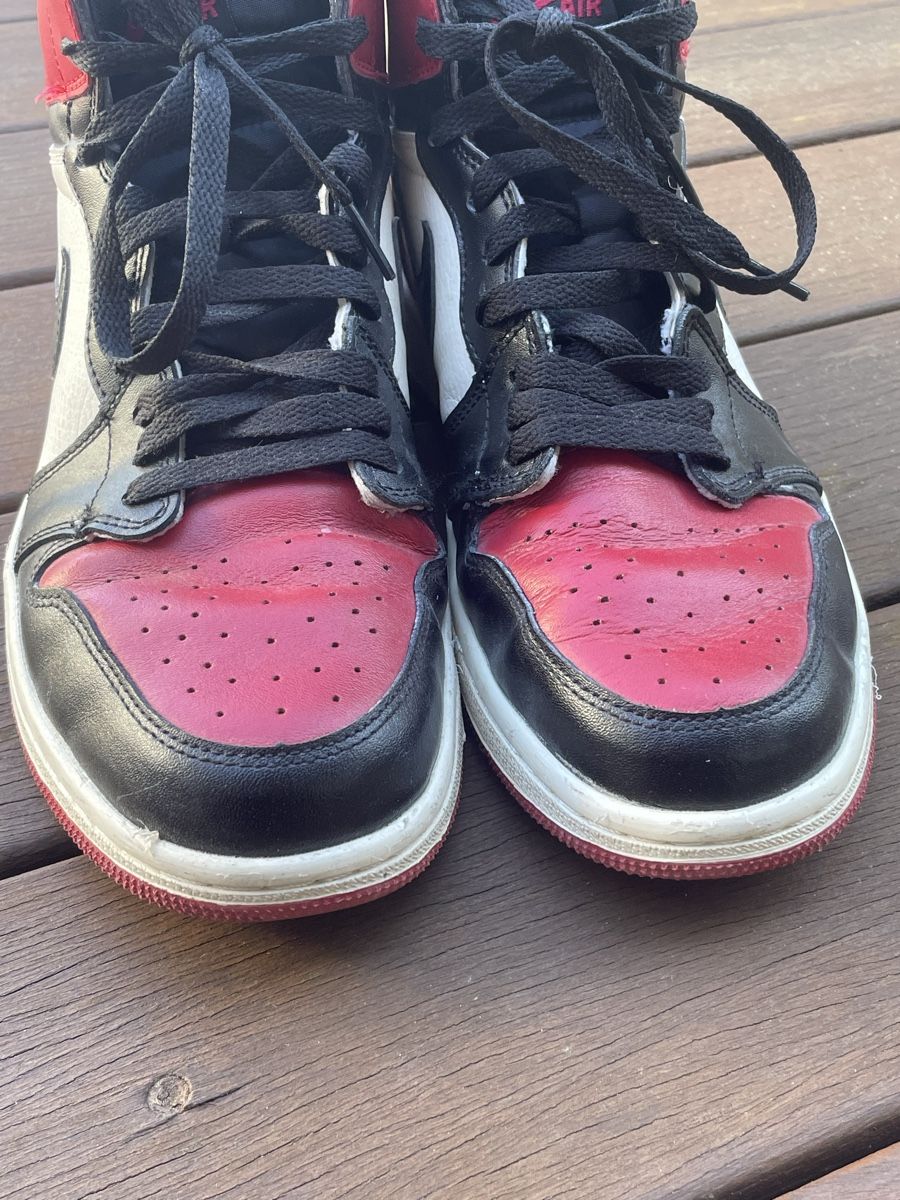 Jordan Herrenschuhe: Air Jordan 1 blanc et rouge 42.5 – Gebraucht aus Commugny von arm_7m7m 9