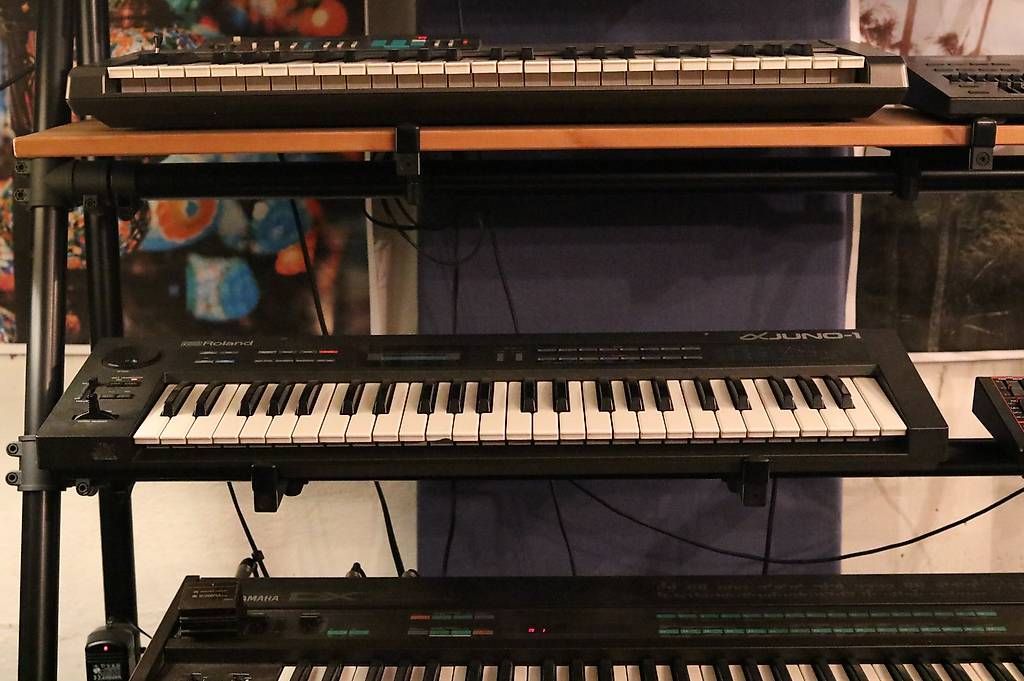 Roland Strumenti musicali: Roland Alpha Juno 1 Synthesizer + Dtronics DT-300 Controller – Usato da Zürich venduto da mvs 2