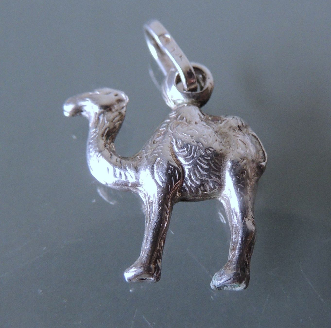 Ciondoli: Silber 925 Kamel Anhänger 15 x 18 mm – Usato da Waldenburg venduto da schaller707