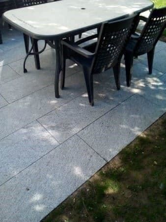 Rivestimenti per pavimenti: Gartenplatten Granitplatten MAGGIA V Gneis geflammt 3 cm – Nuovo (secondo la descrizione) da Thalwil venduto da Qualitaetdesign