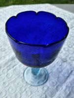 Wunderschöner blauer Glaskelch