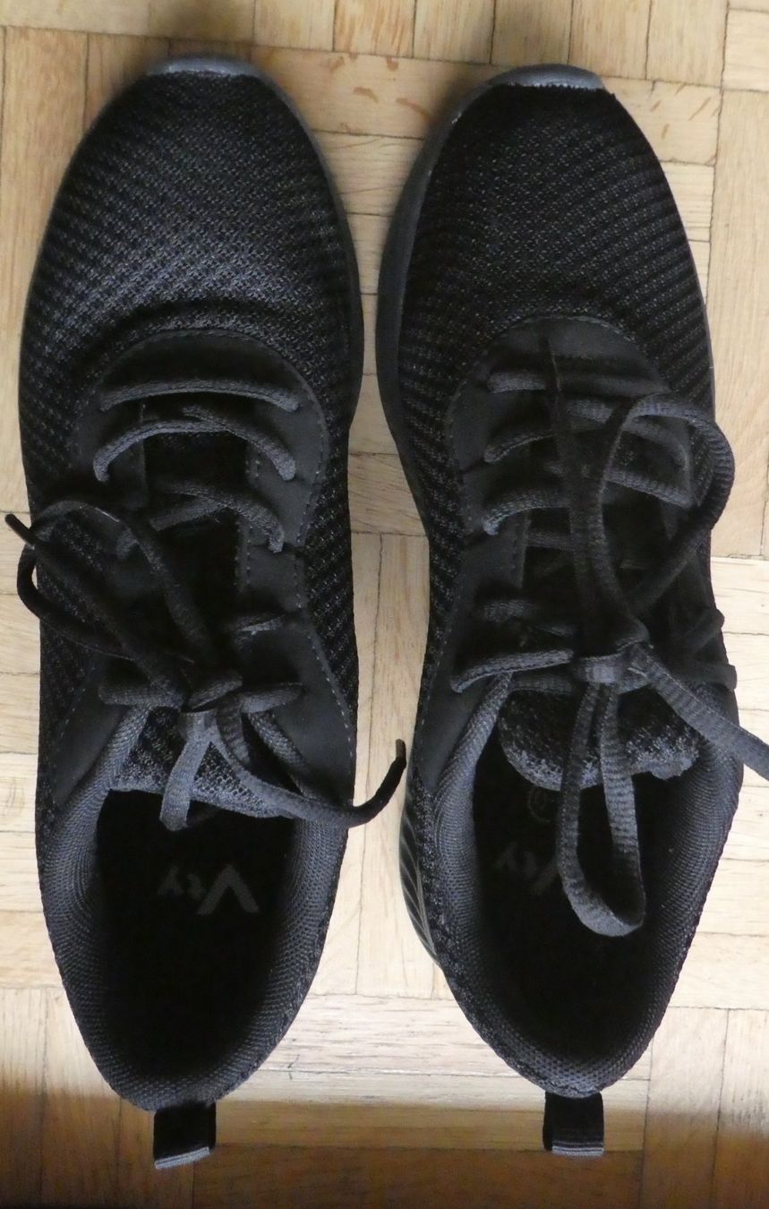 Damenschuhe: Schwarze Vty Freizeitschuhe, Gr. 40, 1x getragen – Gebraucht aus Diessenhofen von Hundeseele 3