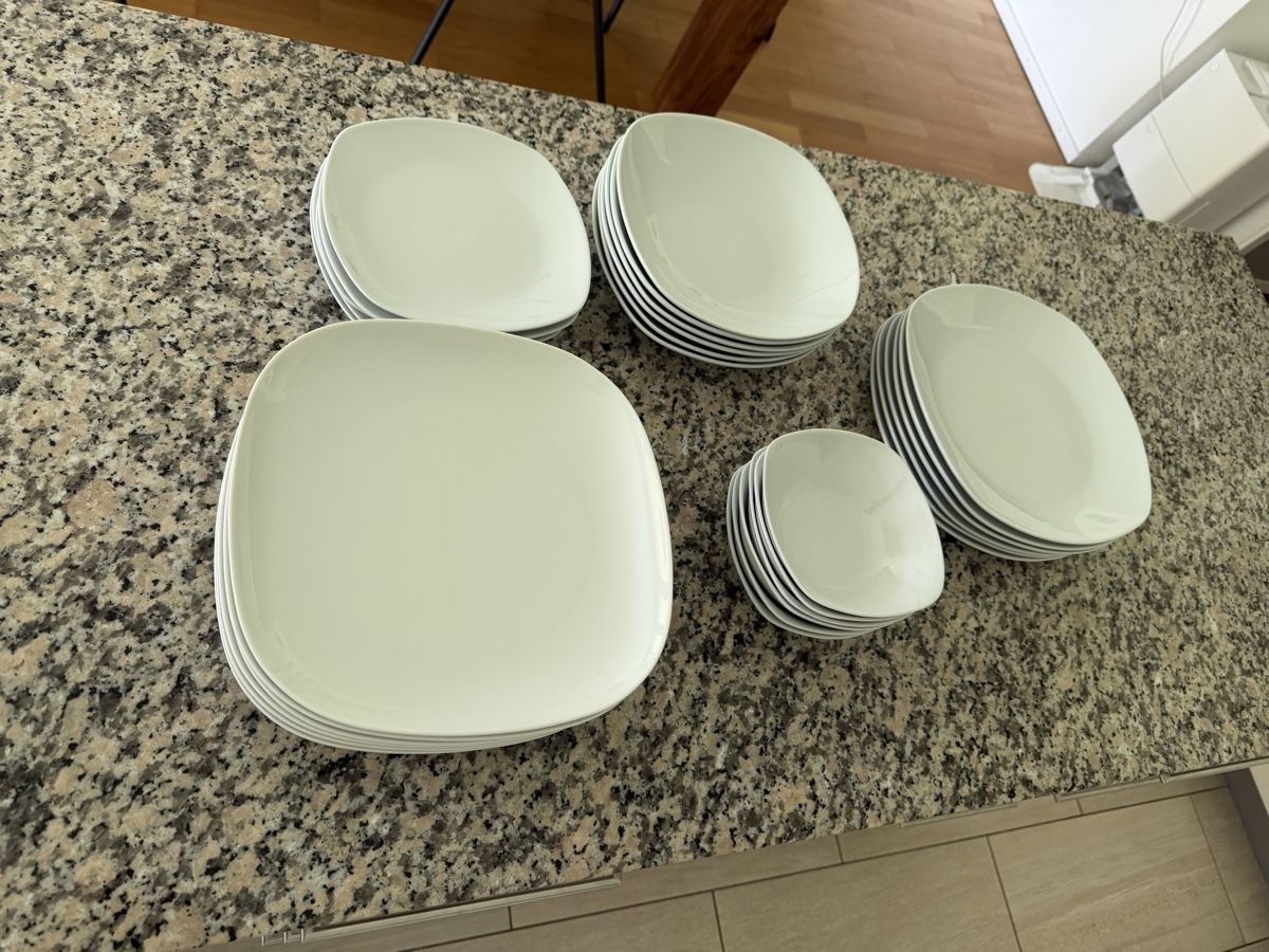 Set di piatti: Tafelservice Teller weiss 30-teilig – Usato da Weesen venduto da Sandr0fficial