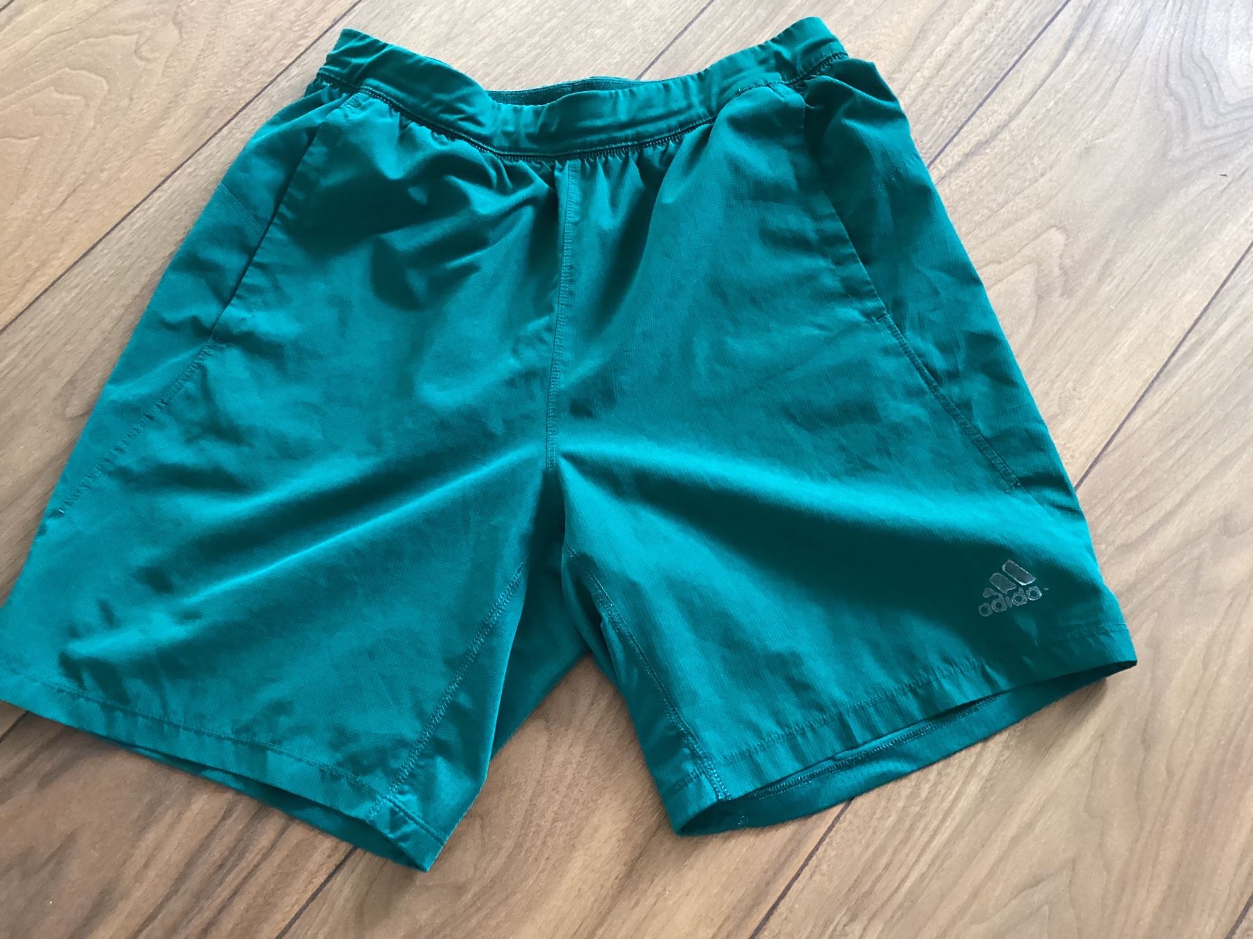 Adidas Hosen: Adidas Sporthose – Gebraucht aus Dachsen von Achohberg