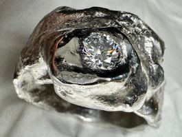 Aussergewöhnlicher Silberring – Unikat mit Zirkonia