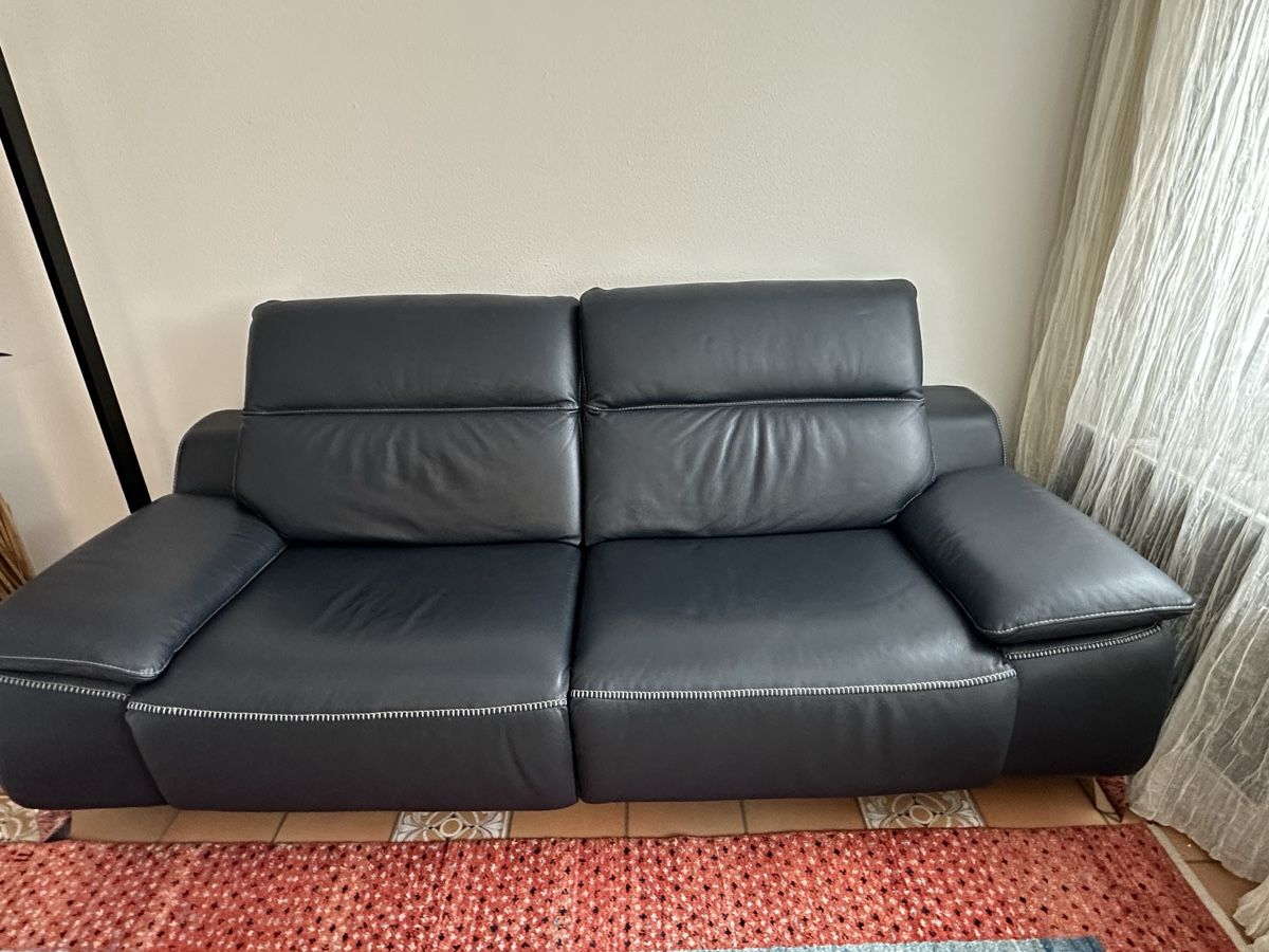 Conforama Sofas: 3er Sofa Conforama Belluno Leder NightBlue – Gebraucht aus Boppelsen von Schoggo3