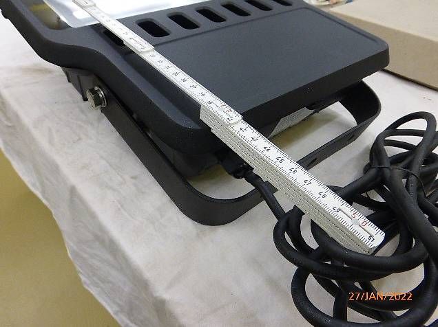 Lampade: Projecteur LED 100 Watts Boîtier Alu – Usato da vessy venduto da alainracine 1