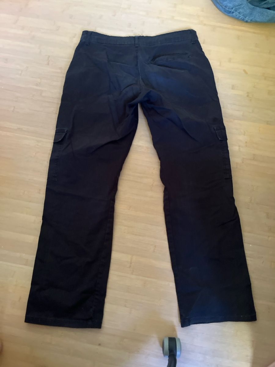 Pantaloni:  Cargohose Schwarz – Usato da Zürich venduto da dim_58lk 1