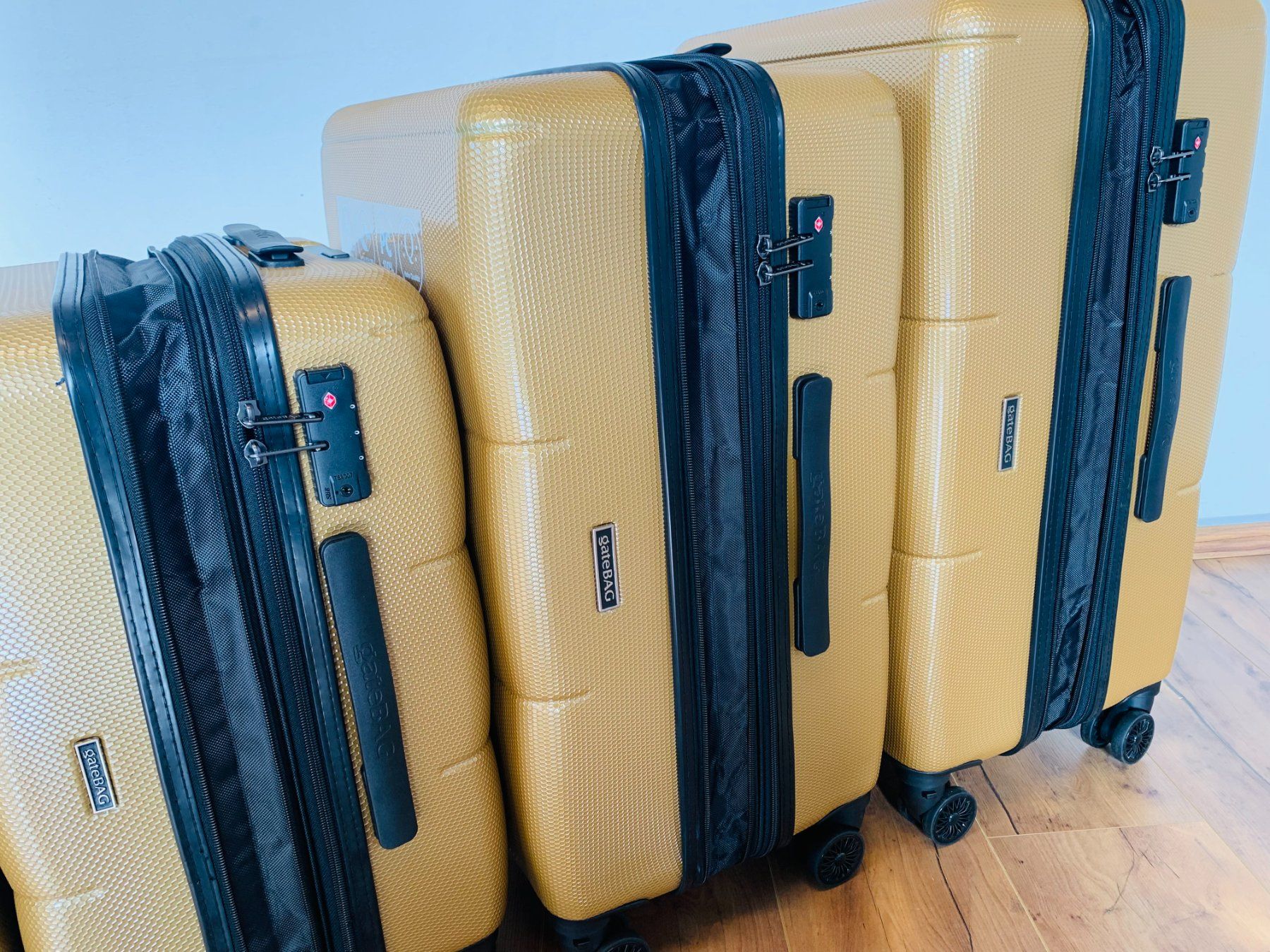 Valigie: 4 teiliges Koffer Polycarbonat gateBAG BUNDLE GOLD NEU – Nuovo e nell'imballaggio originale da Bergdietikon venduto da shopAgent 6