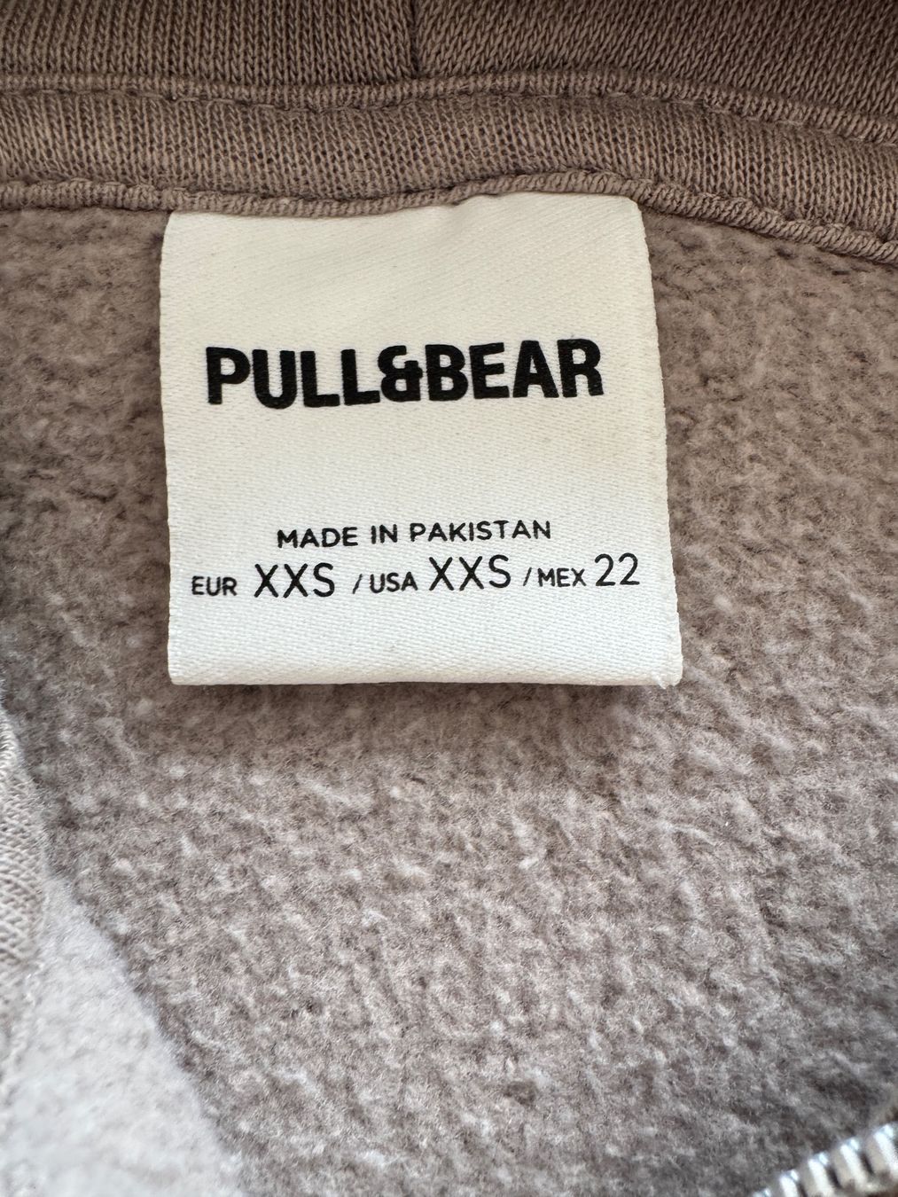 Anzüge & Kostüme: Pull&Bear Jogginganzug Chicago beige Gr.XS-S – Gebraucht aus Burgdorf von ssv_9t9f 1
