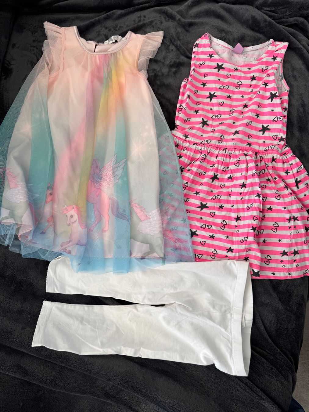 H&M Lotti & Set di vestiti: Sommerkleiderpaket 116 – Usato da Glattfelden venduto da Gloeckchen