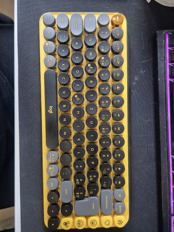logitech pop keyboard (Gebraucht) in Arzier-Le Muids für CHF 10 – mit ...